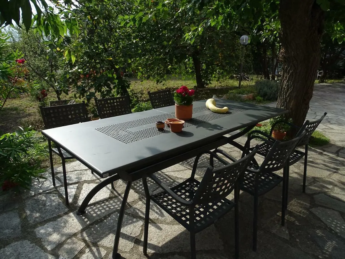 Bed and Breakfast Ca Du Ventu à Carbuta Couette-café